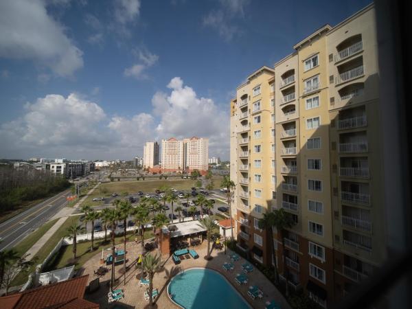 The Point Hotel & Suites - 705H Luxury - Pool view - Close to Universal : photo 3 de la chambre appartement - vue sur piscine 