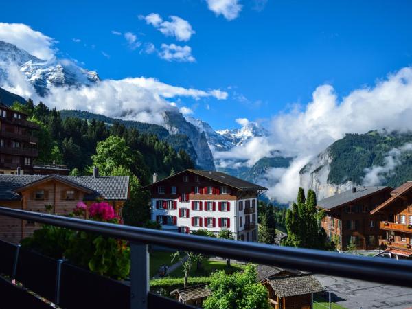 Hotel Bären - the Alpine Herb Hotel : photo 5 de la chambre chambre double supérieure avec balcon
