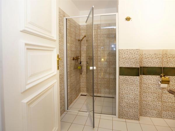 Villabaroque_Eger : photo 9 de la chambre chambre deluxe