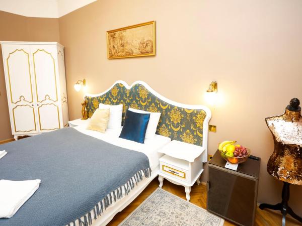 Villabaroque_Eger : photo 4 de la chambre chambre deluxe