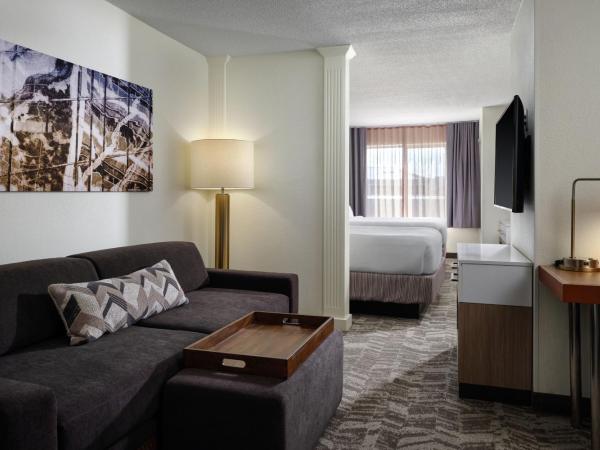 SpringHill Suites Nashville MetroCenter : photo 1 de la chambre suite avec 2 lits queen-size et canapé-lit