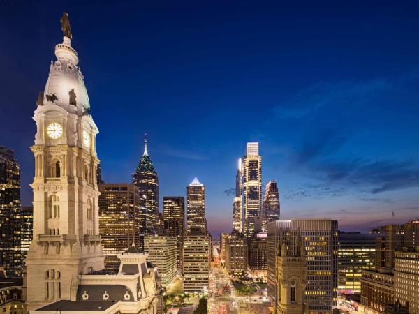 The Notary Hotel, Philadelphia, Autograph Collection : photo 6 de la chambre chambre lit king-size - vue sur ville