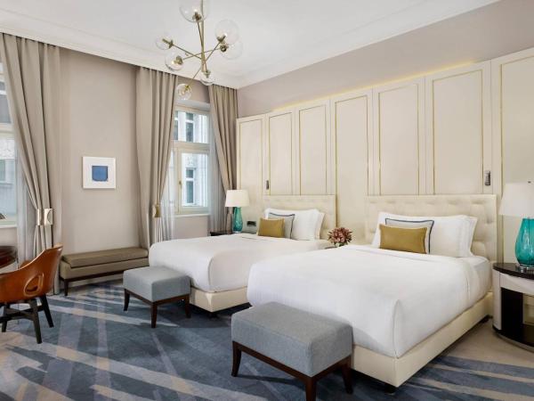 The Ritz-Carlton, Budapest : photo 3 de la chambre chambre lits jumeaux deluxe - vue sur parc ou ville