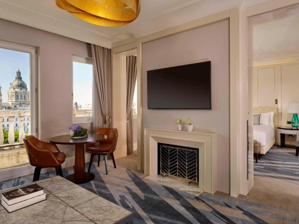 The Ritz-Carlton, Budapest : photo 4 de la chambre suite palace 1 chambre lit king-size avec canapé-lit, balcon et accès au salon club - Étage supérieur - vue sur ville ou panoramique