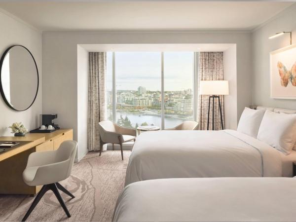 JW Marriott Parq Vancouver : photo 1 de la chambre two queen beds guest room - water view