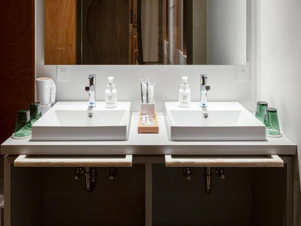 TSUGU Kyoto Sanjo by THE SHARE HOTELS : photo 3 de la chambre hébergement supérieur avec lits superposés