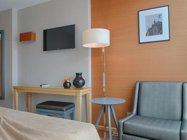 Hotel Oslo : photo 5 de la chambre chambre double supérieure avec balcon