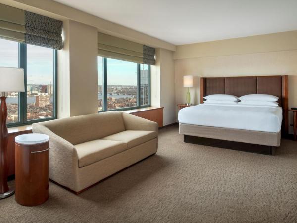 Sheraton Boston Hotel : photo 6 de la chambre suite exécutive avec vue sur la rivière, 1 lit king-size et 1 canapé-lit - Étage supérieur