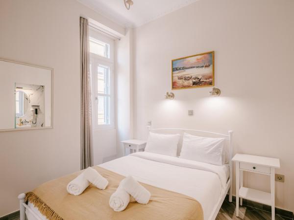 Neapolis 1897 Boutique Luxury Rooms : photo 8 de la chambre chambre double deluxe - 1er Étage