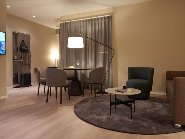 CITY STAY - Franklinstrasse : photo 1 de la chambre appartement avec balcon