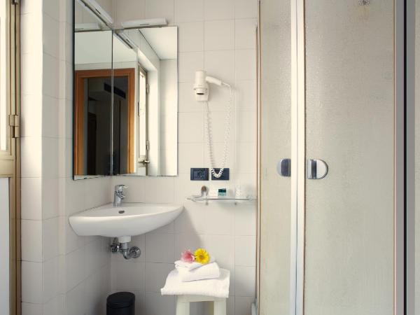 Hotel Commercio & Pellegrino : photo 4 de la chambre chambre simple