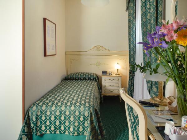Hotel Commercio & Pellegrino : photo 5 de la chambre chambre simple
