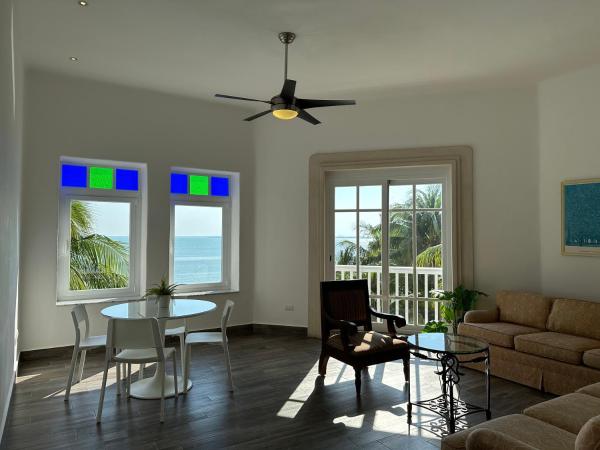 Casa Tortugas Boutique Hotel, An Authentic Hidden Gem in Cancun : photo 7 de la chambre suite lit king-size principale - vue sur lagune