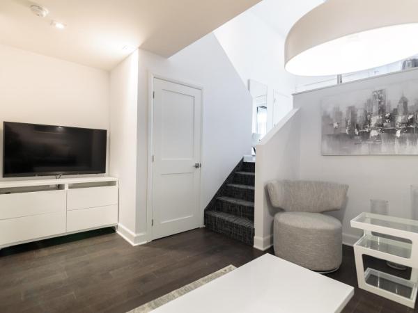 Parc Avenue Residences Mile End : photo 8 de la chambre appartement en duplex - 102