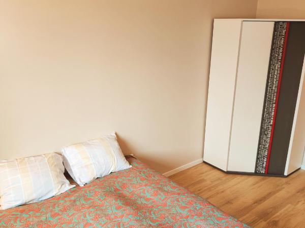 Villa Krasnowolska Airport : photo 8 de la chambre chambre lits jumeaux standard avec salle de bains commune