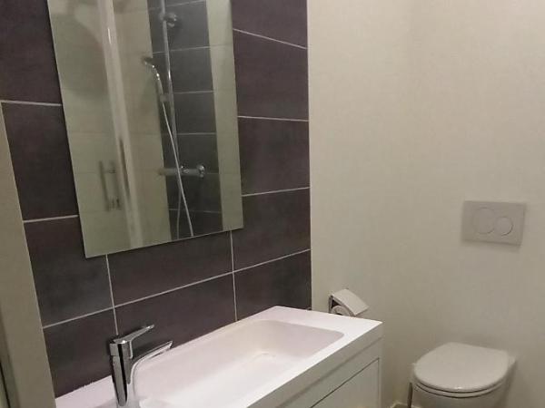 Histoire de Loire - LAYON : photo 10 de la chambre chambre double avec salle de bains commune