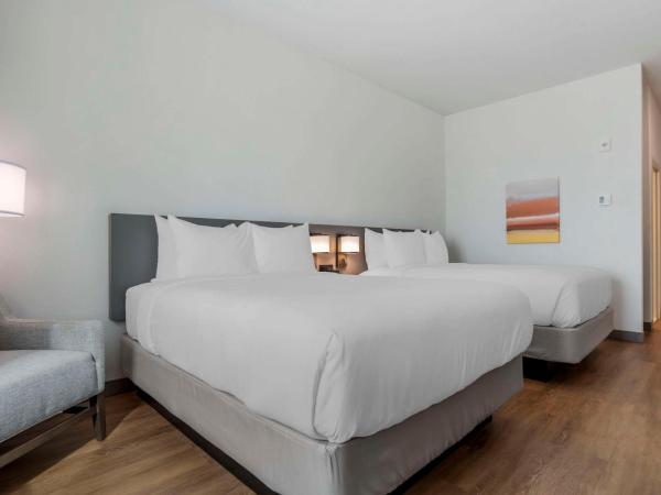 Comfort Inn & Suites Panama City Beach - Pier Park Area : photo 1 de la chambre family room with two queen beds - disability access/non smoking