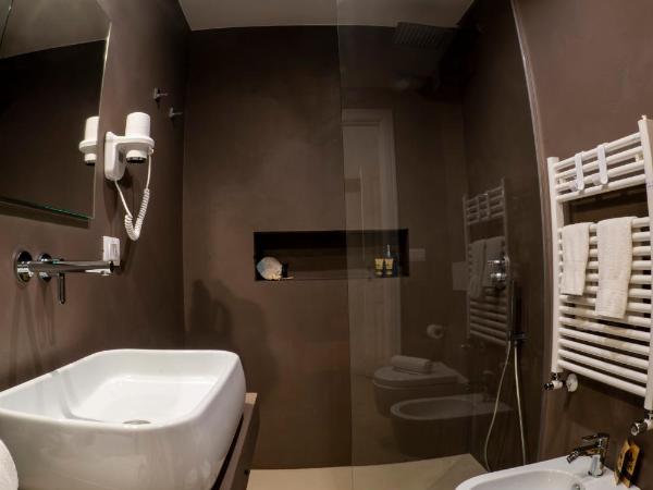 B&B Murex : photo 5 de la chambre chambre double ou lits jumeaux avec salle de bains privative et balcon