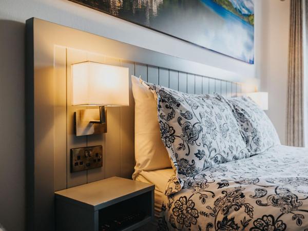 Kinlay Hostel Eyre Square : photo 1 de la chambre chambre double - salle de bains privative