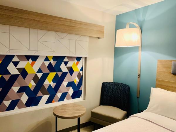 Holiday Inn Express - Guadalajara Vallarta Poniente, an IHG Hotel : photo 10 de la chambre chambre standard avec 2 lits queen-size