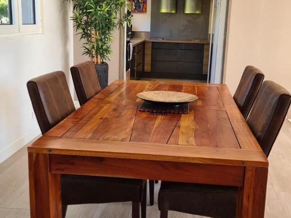 HPC Suites - Parking Gratuit & Piscine Chauffée : photo 6 de la chambre appartement - vue sur mer