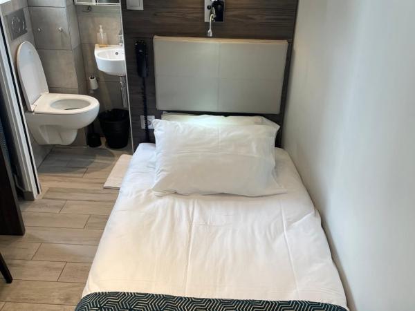 Mary's Hotel République : photo 1 de la chambre chambre simple standard