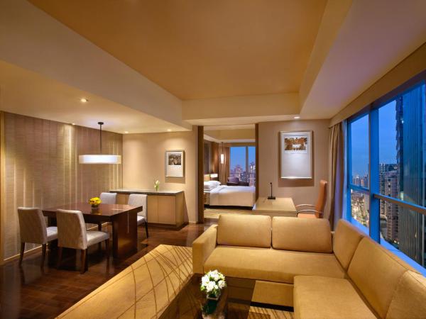Hyatt Regency Chongqing Hotel : photo 3 de la chambre suite lit king-size