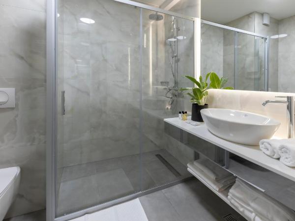 Grand Hotel Zagreb : photo 4 de la chambre chambre double deluxe avec lit d'appoint