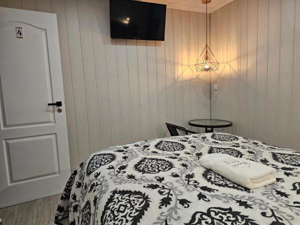 Charme da Graça - Guest House : photo 6 de la chambre chambre simple avec salle de bains privative