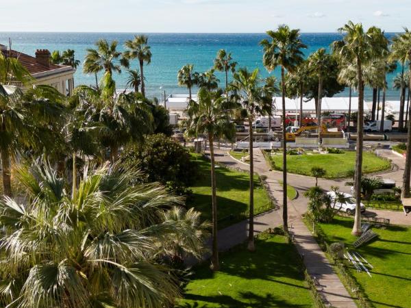 Mondrian Cannes : photo 7 de la chambre chambre supérieure prestige avec terrasse - vue sur mer