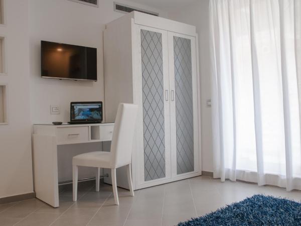 Hotel Tasso Suites & Spa : photo 2 de la chambre appartement 1 chambre supérieur avec balcon