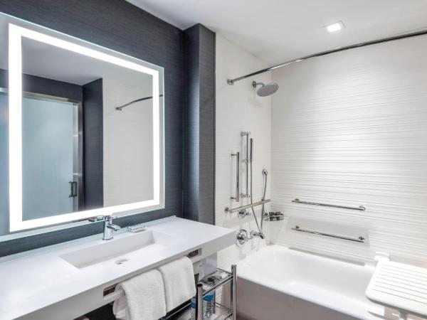 AC Hotel by Marriott Denver Downtown : photo 8 de la chambre chambre lit king-size classique