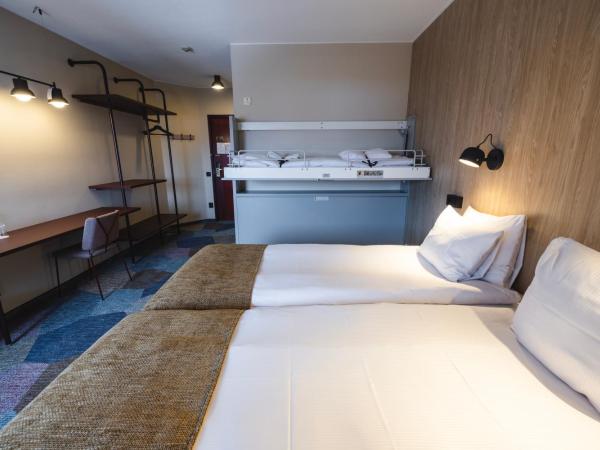 Quality Hotel Royal Corner : photo 2 de la chambre chambre familiale