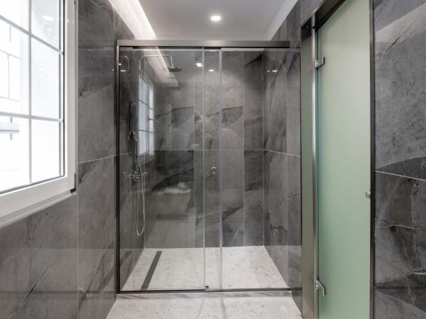 Porto Greco Village Beach Hotel : photo 4 de la chambre hébergement familial 2 chambres deluxe avec 2 salles de bains