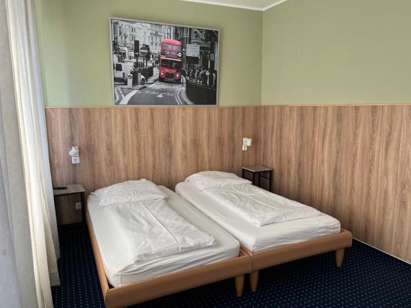 Hotel Schwarzer Bär : photo 5 de la chambre chambre lits jumeaux