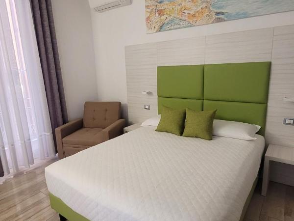 Affittacamere 5 Terre Dolci Sogni : photo 10 de la chambre suite lit king-size avec balcon