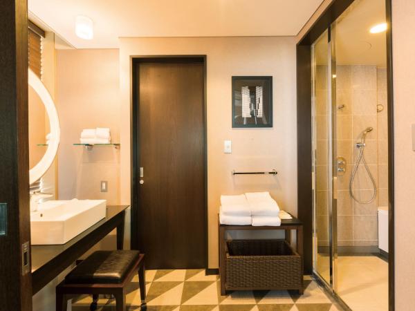 The Royal Park Hotel Iconic Tokyo Shiodome : photo 5 de la chambre suite junior lit king-size
