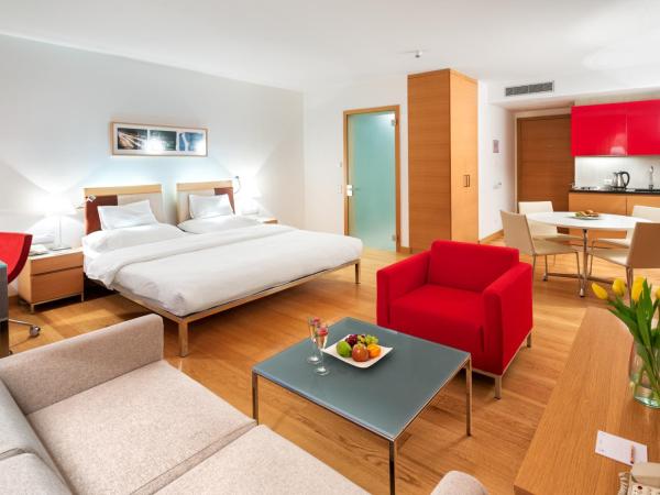 Vienna House by Wyndham Andel's Prague : photo 1 de la chambre studio sur le toit