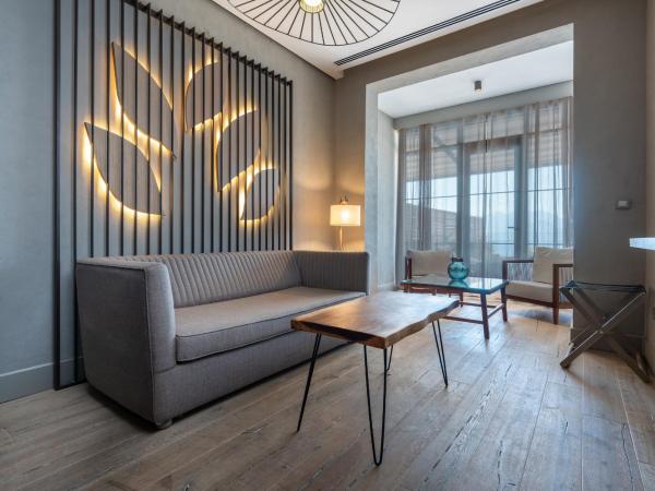 Perge Hotels - Adult Only 18 plus : photo 5 de la chambre suite lit king-size infini avec terrasse