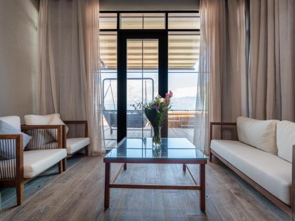 Perge Hotels - Adult Only 18 plus : photo 6 de la chambre suite lit king-size infini avec terrasse