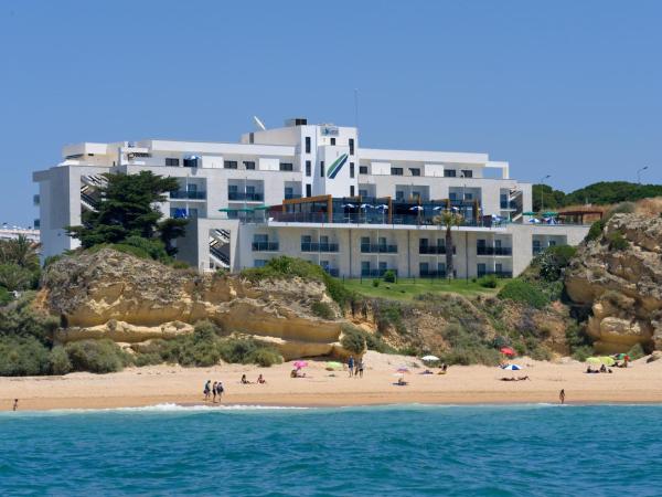Alisios : photo 1 de la chambre chambre lits jumeaux - vue sur terres