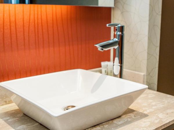 Hotel Universel Montréal : photo 5 de la chambre chambre supérieure avec lit king-size