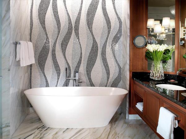 Four Seasons Resort Dubai at Jumeirah Beach : photo 4 de la chambre chambre lit king-size de luxe - vue sur ville