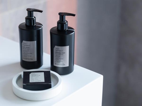 W Osaka : photo 3 de la chambre chambre lit king-size - étage supérieur - vue sur les toits de la ville