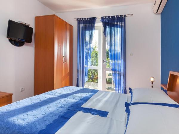 Villa Rosa : photo 2 de la chambre chambre double ou lits jumeaux avec balcon