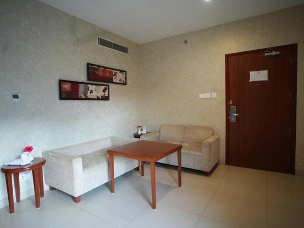 The Altruist Business Hotel Hitech : photo 3 de la chambre suite lit king-size