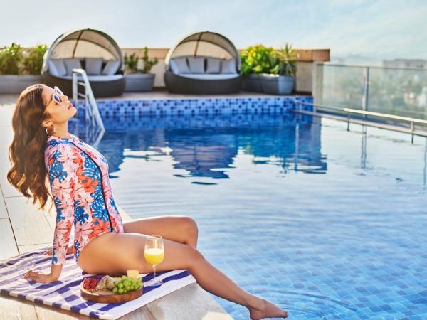 Novotel Mumbai International Airport : photo 4 de la chambre superior twin bed with 20% discount on spa and food & soft beverage at restaurants only and and and 10% on laundry