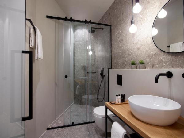 InnAthens : photo 9 de la chambre chambre double ou lits jumeaux standard