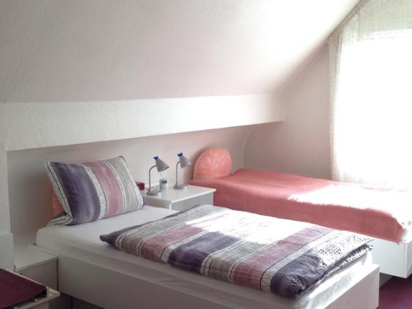Guesthouse AirMinis : photo 5 de la chambre chambre lits jumeaux