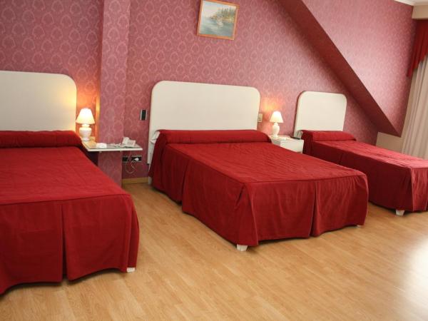 Hotel Internacional : photo 2 de la chambre chambre quadruple standard